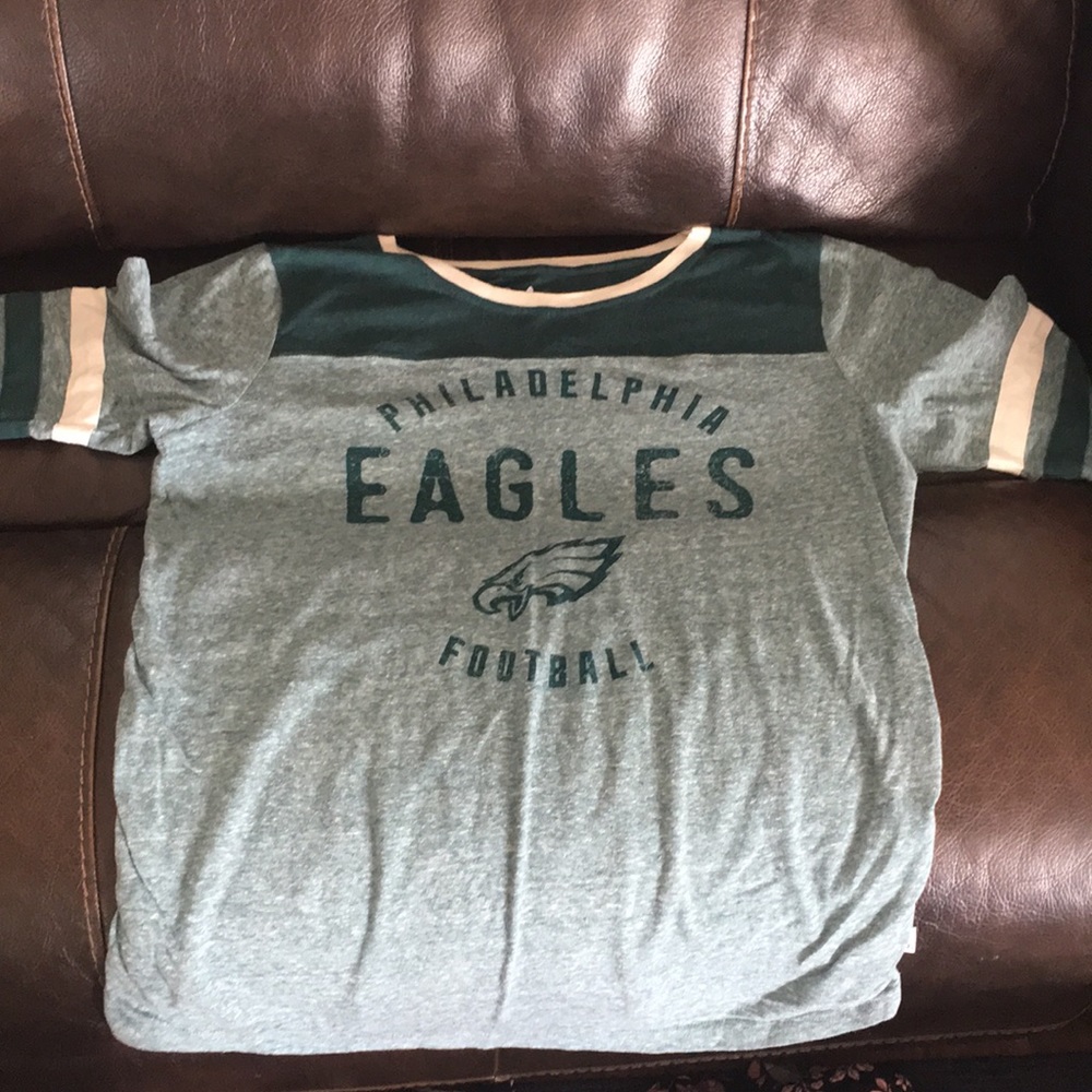 Eagles maternity shirt size Large